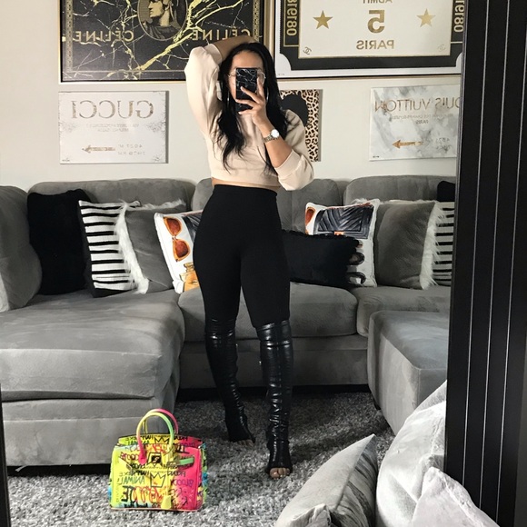 Welcome to my Closet 🖤 - Picture 12 of 14